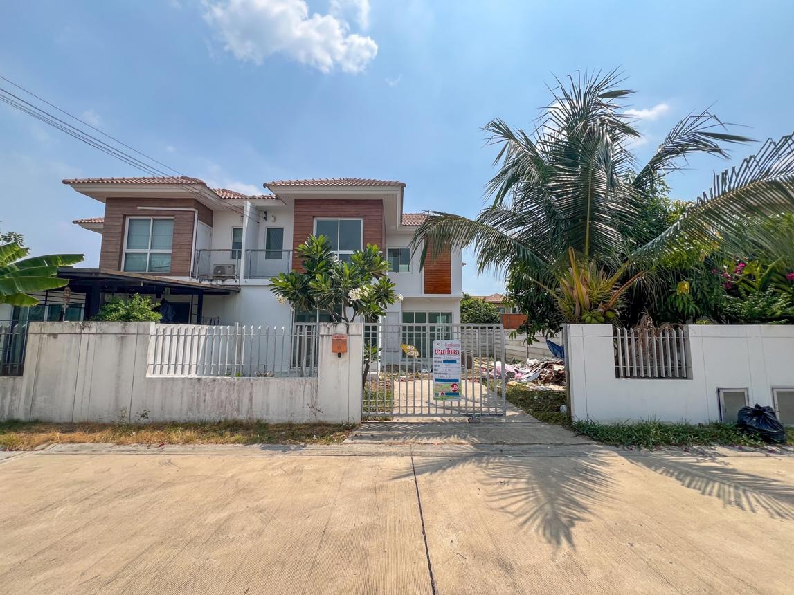Townhouse Iris Park Chaiyaphruek - Bang Buathong Ring Road Nonthaburi