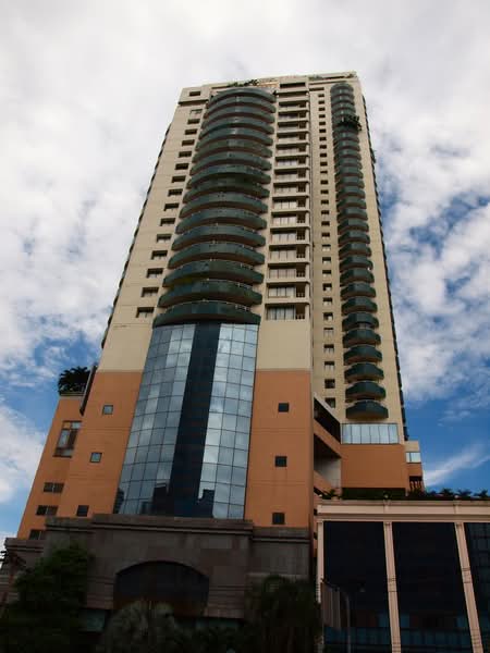 Las Colinas, Bangkok