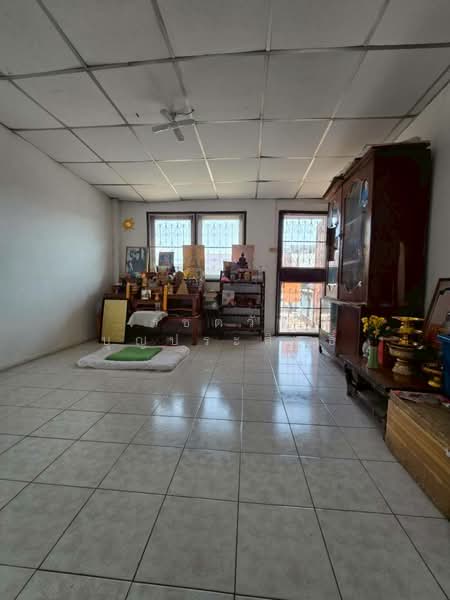 ขายทาวน์เฮ้าส์ 2 ชั้น ทำเลคุณภาพ ล้อมรอบไปด้วยแหล่งอำนวยความสะดวก และการเดินทางสะดวกสบาย, Nonthaburi