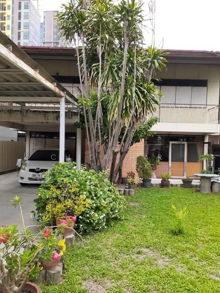 Land with buildings for sale at Sukhumvit 103/2 (Udom Suk), near the Bangkok Mall, Bangkok