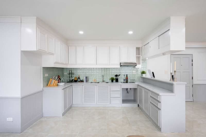 Saranjai Mansion, Bangkok