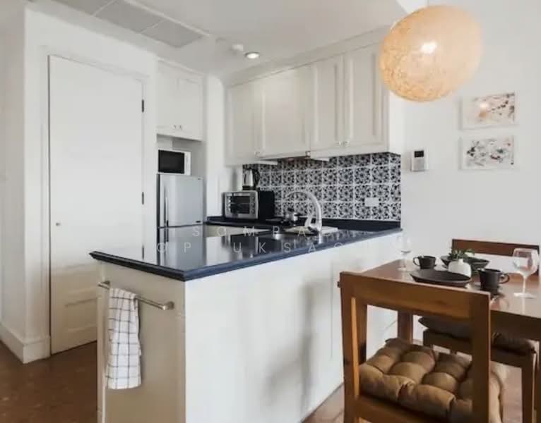 AGUSTON Sukhumvit 22, Bangkok