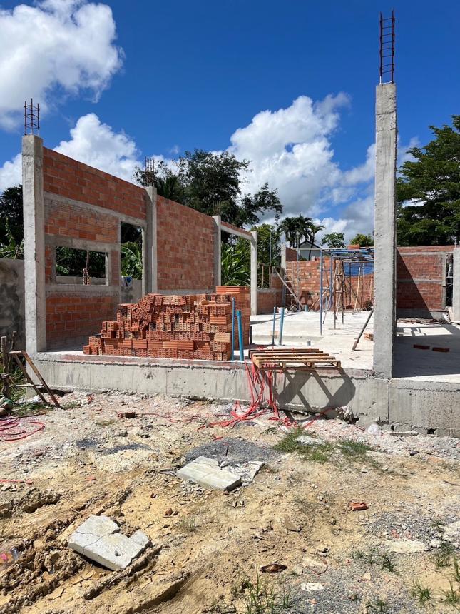 Vacant Land for Sale in Thalang, Phuket
* พื้นที่ 3-4 ไร่
* สภาพดินปนทราย
* ที่ตั้งใกล้ชายหาดและร้านค้า
* มีไฟฟ้าและน้ำประปา
* สามารถใช้สำหรับอาคารพาณิชย์หรือที่อยู่อาศัย