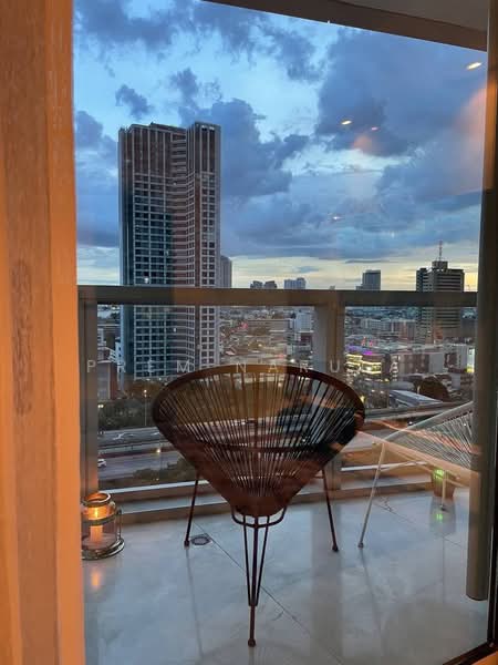 The River by Raimon Land, Bangkok