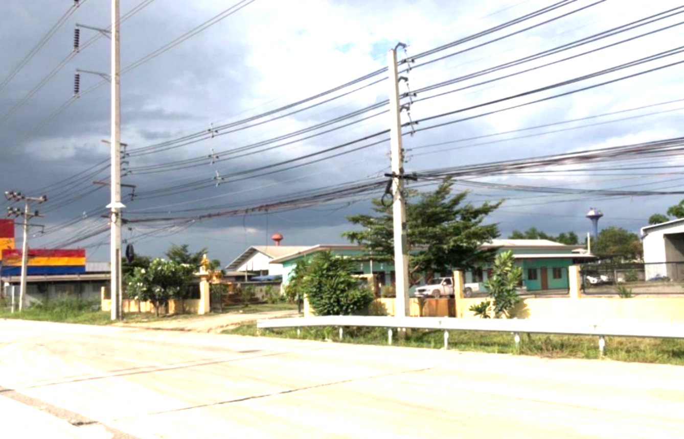 บ้านพักคนงาน เมืองลำพูน ลำพูน translates to 
บ้านพักคนงาน เมืองลำพูน ลำพูน