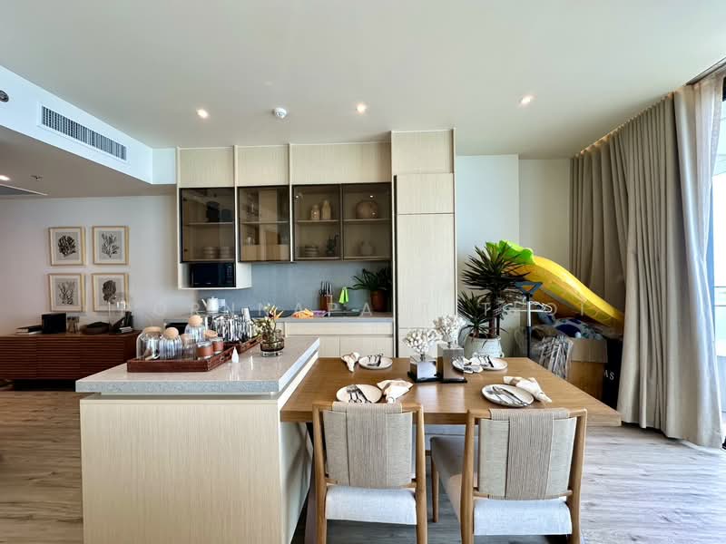 Arom Wongamat, Chon Buri (Pattaya)