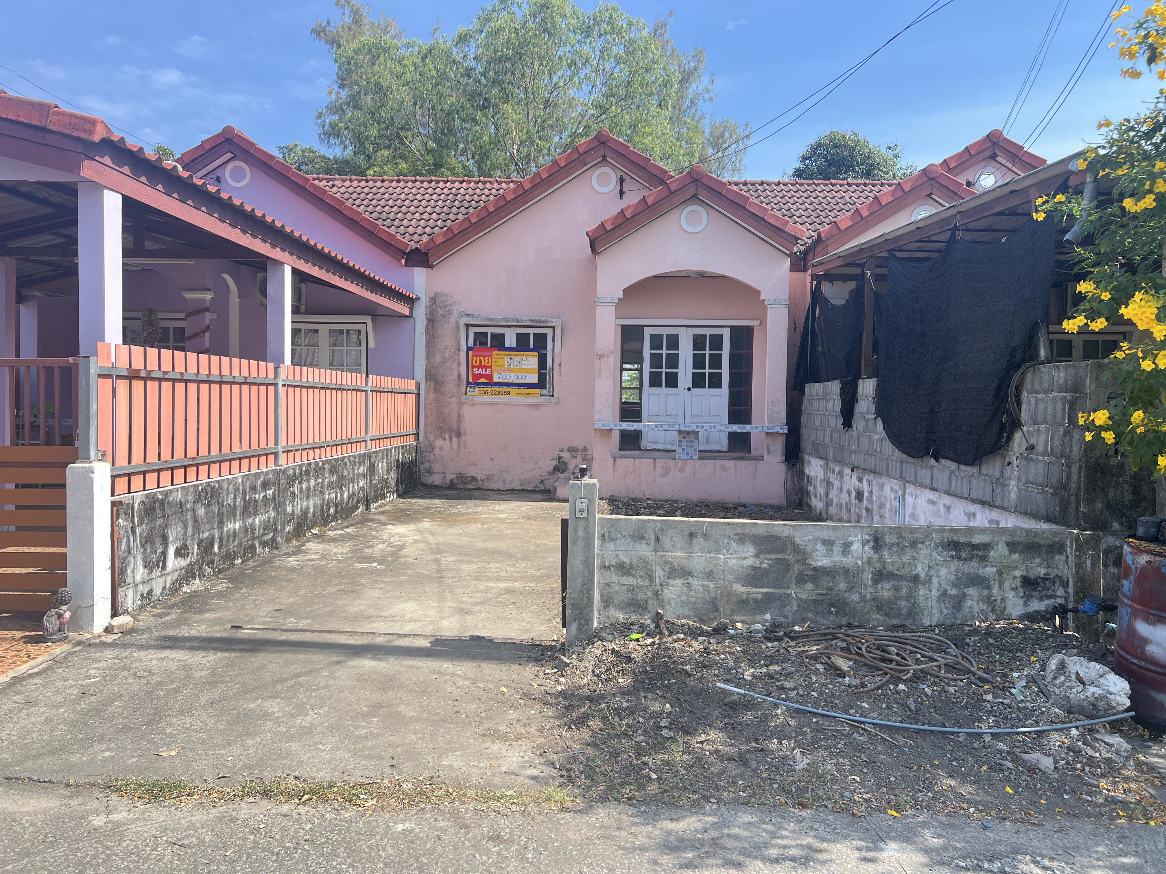 Townhouse project at Baan Suan Saen Suk, Ongkharak