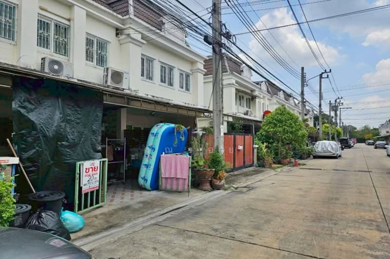 ดิ เอ็กซ์คลูซีฟ นวลจันทร์ - รามอินทรา, Bangkok