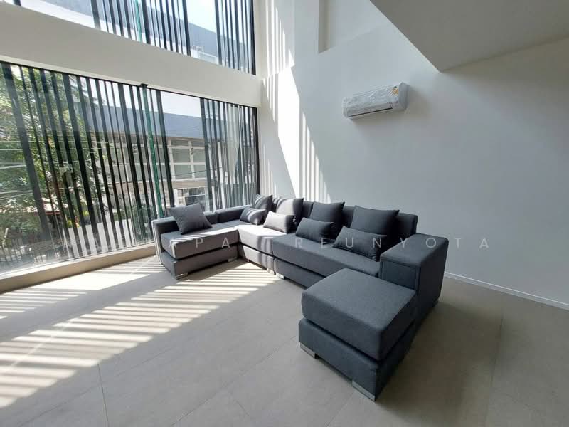 4-BR Semi-detached House, Bangkok