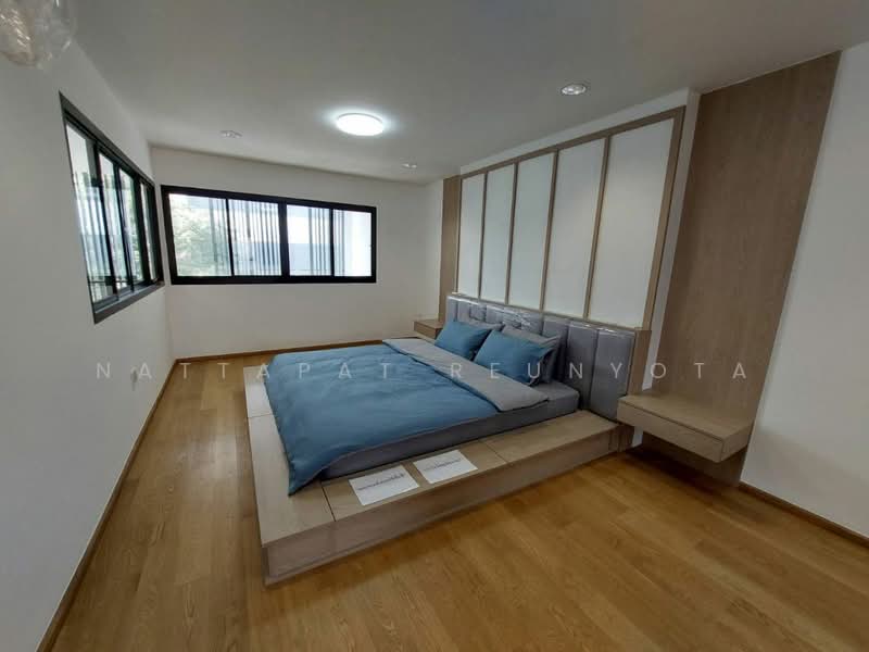 4-BR Semi-detached House, Bangkok