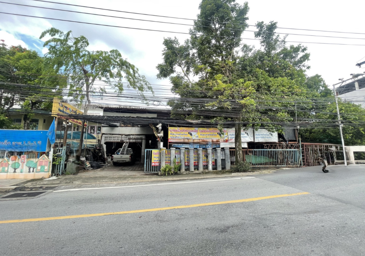 Single House in Phasi Charoen, Bangkok