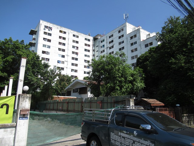 Condominium project Don Chedi Mansion 2, Ngam Wong Wan.