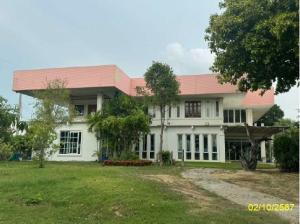 Land with a Building in Bang Len, Nakhon Pathom