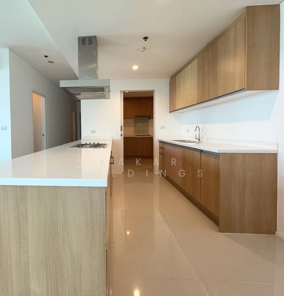 Villa Asoke, Bangkok