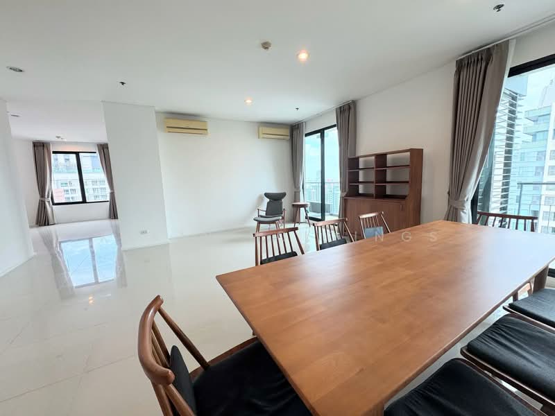 Villa Asoke, Bangkok