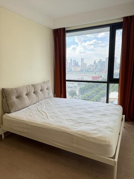 Regal Sathon-Naradhiwas, Bangkok