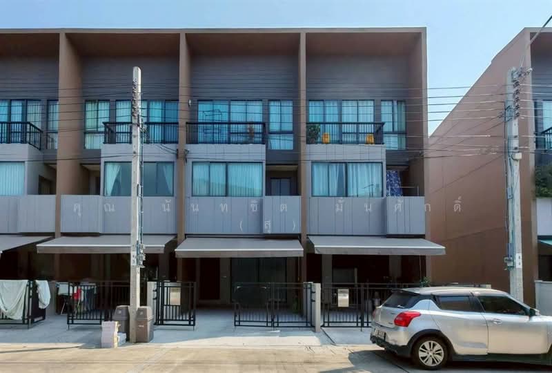 Baan Klang Muang Rama 9-Krungthep Kreetha, Bangkok