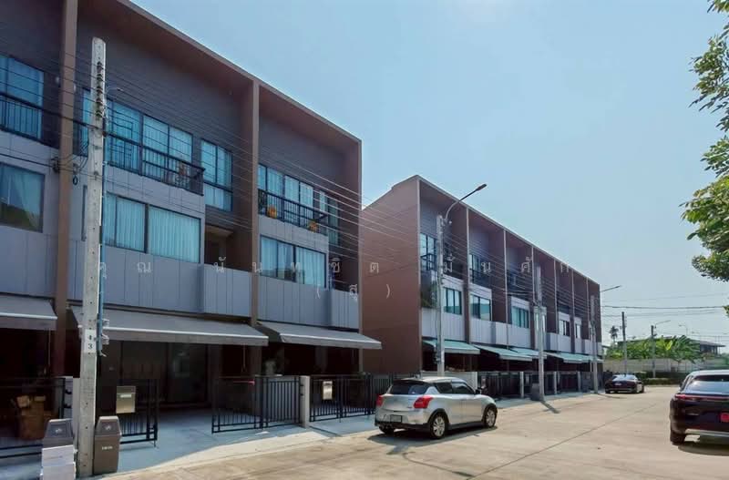Baan Klang Muang Rama 9-Krungthep Kreetha, Bangkok