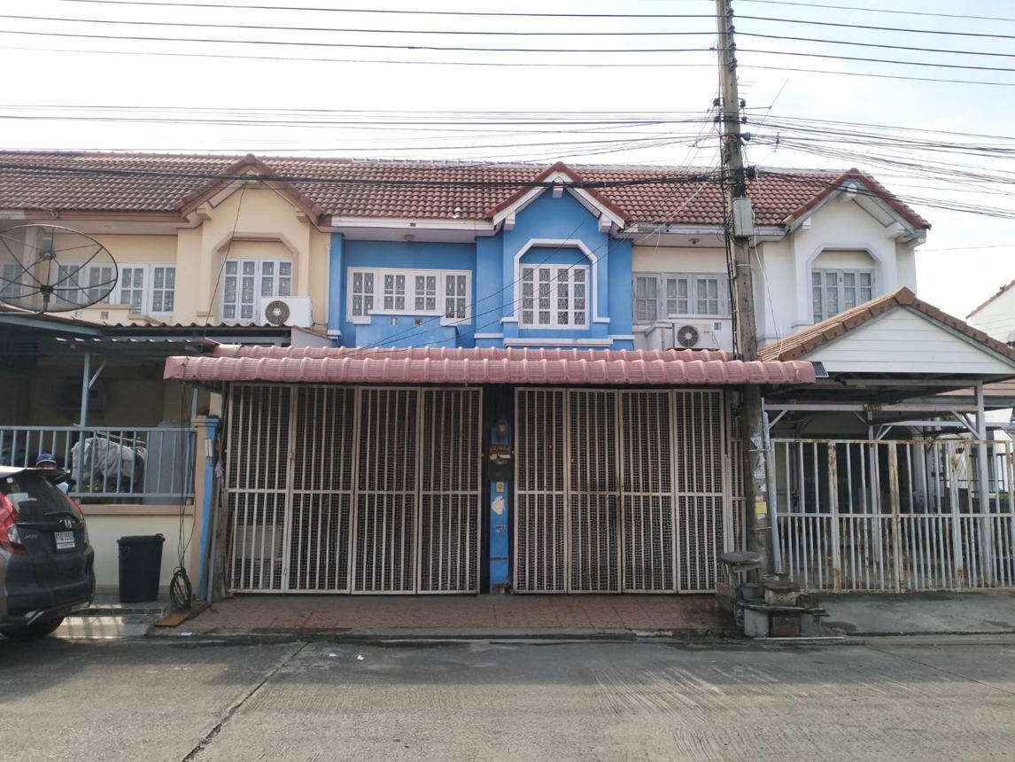 Townhouse for sale in suburban area of Samutsakorn, Krathum Baen, Samutsakorn