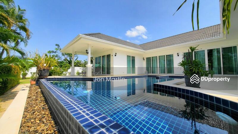Spacious Modern Pool Villa on Large Land Plot, Prachuap Khiri Khan