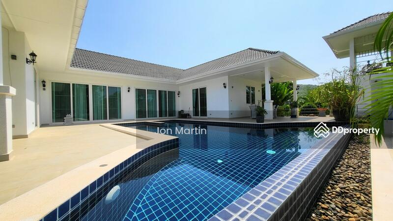 Spacious Modern Pool Villa on Large Land Plot, Prachuap Khiri Khan