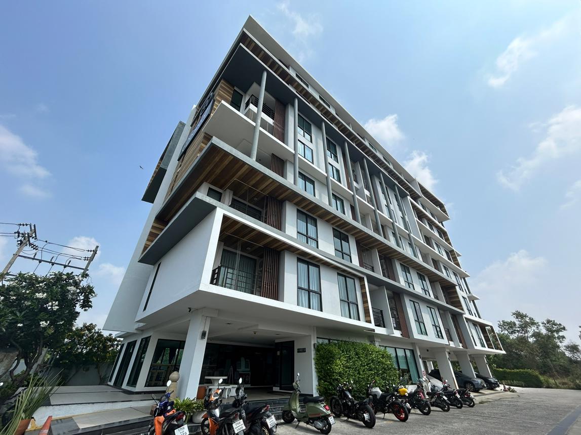 Ebacony Condominium, Lift at Bang Bo, Samut Prakan