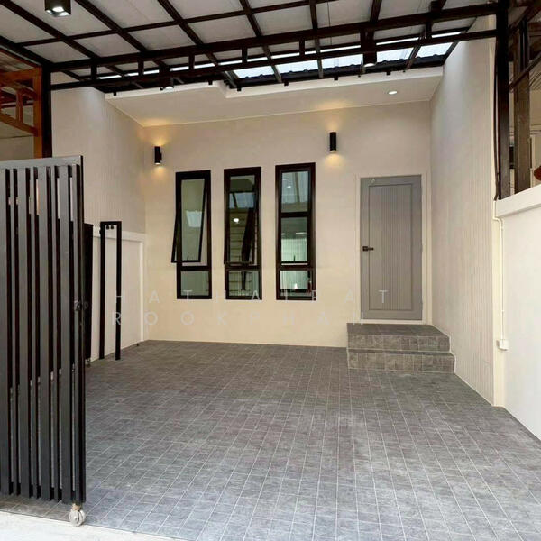 5-BR Townhouse, Bangkok