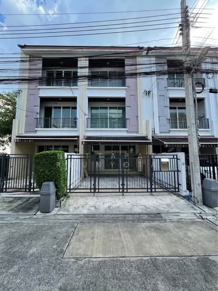 Baan Klang Muang Ratchada 36, Bangkok