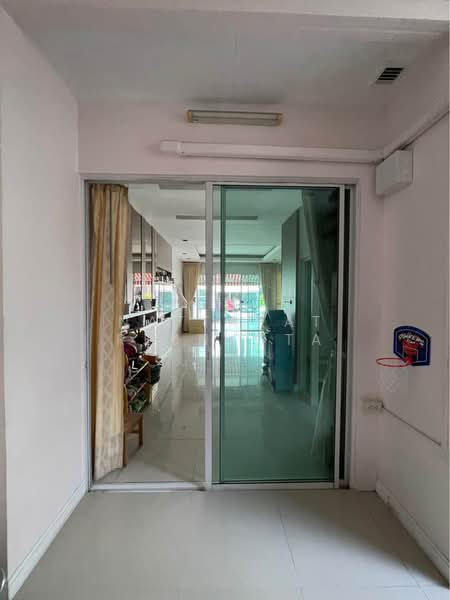 Baan Klang Muang Ratchada 36, Bangkok