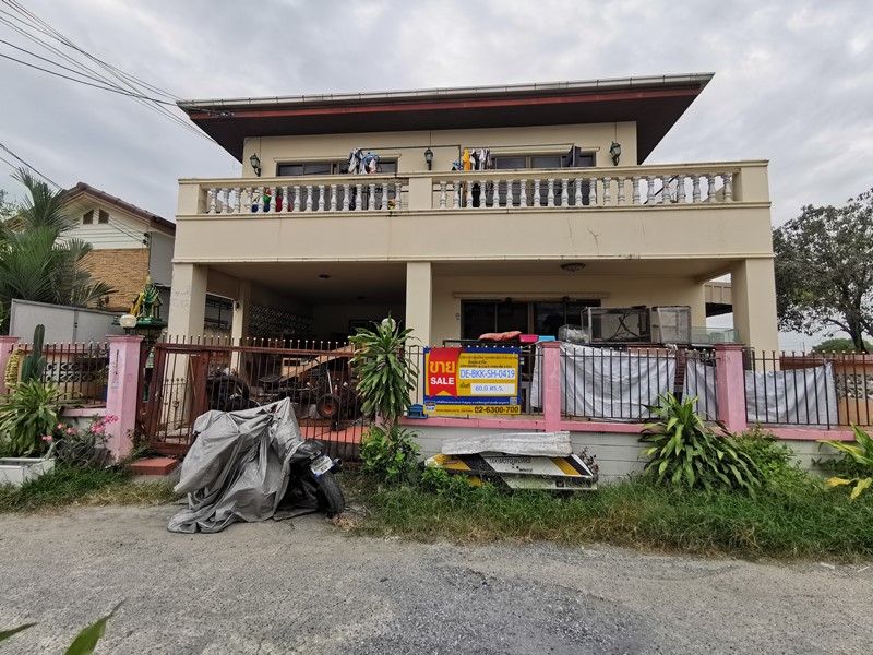 Single-detached house on Soi Chitsanont, Ladkrabang