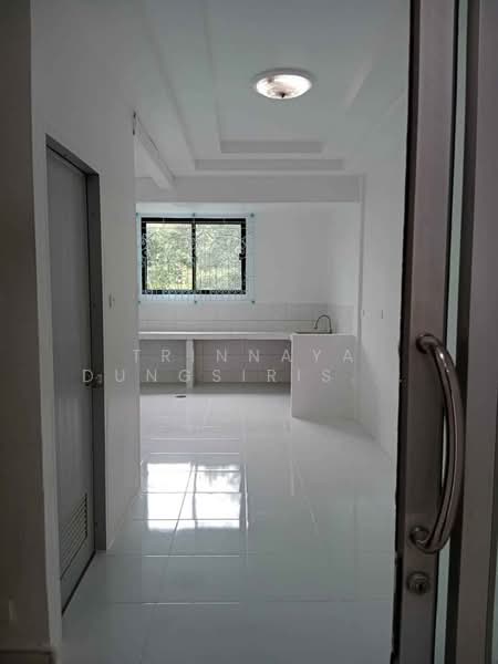 Townhouse Evergreen Village, Bangkok