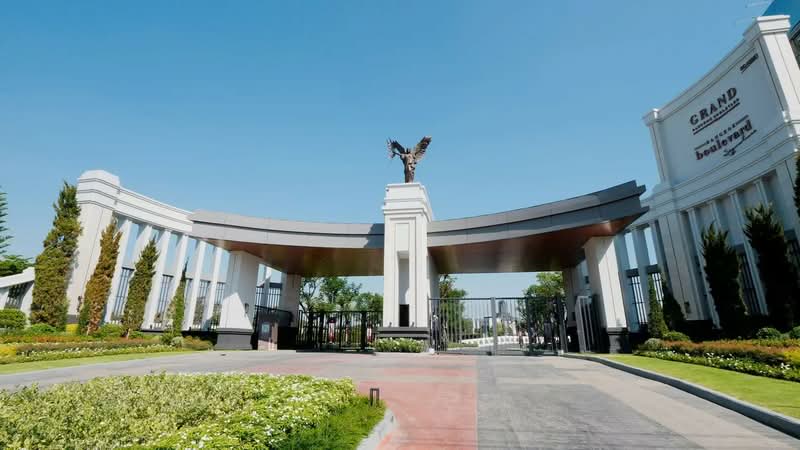 Grand Bangkok Boulevard Chaengwatthana-Ratchaphruek, Nonthaburi