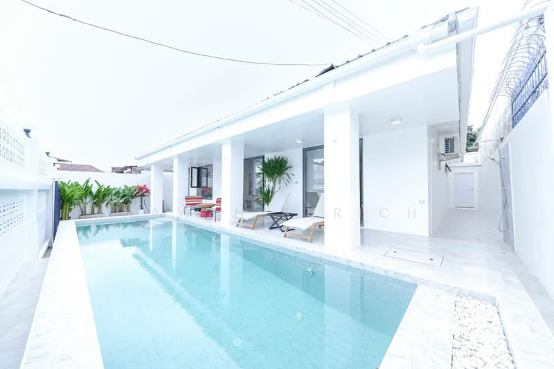 4-BR Villa, Chon Buri (Pattaya)