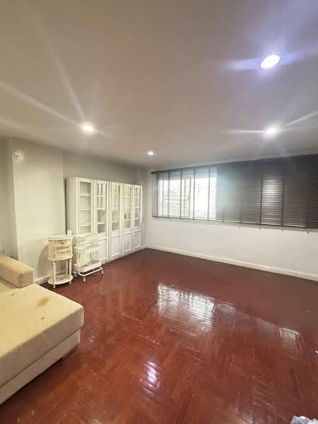 4-BR Townhouse, Bangkok