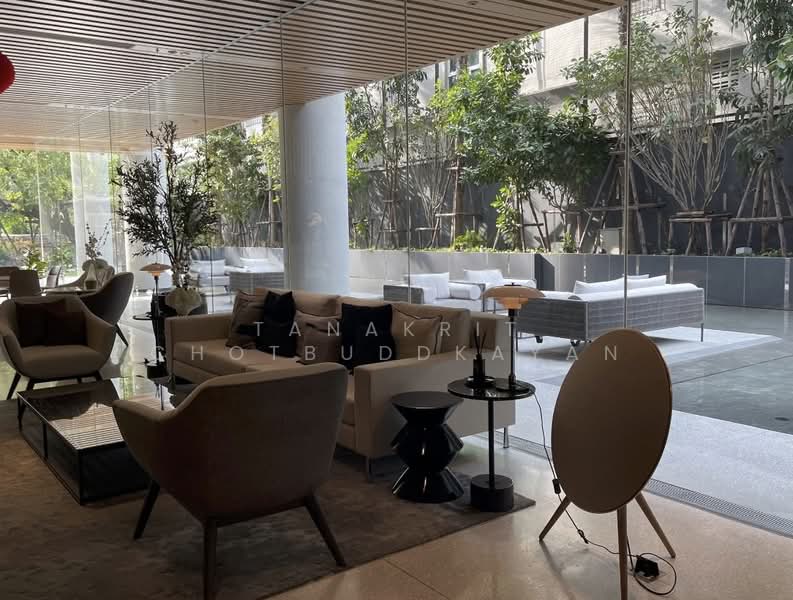 Tait Sathorn 12, Bangkok