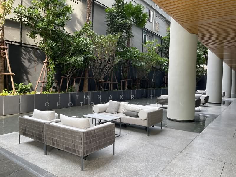 Tait Sathorn 12, Bangkok