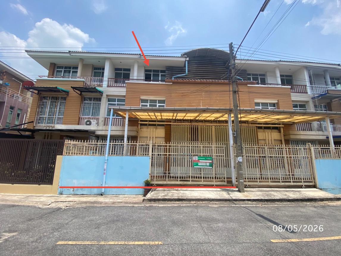 Townhouse in Sam Phran, Nakhon Pathom