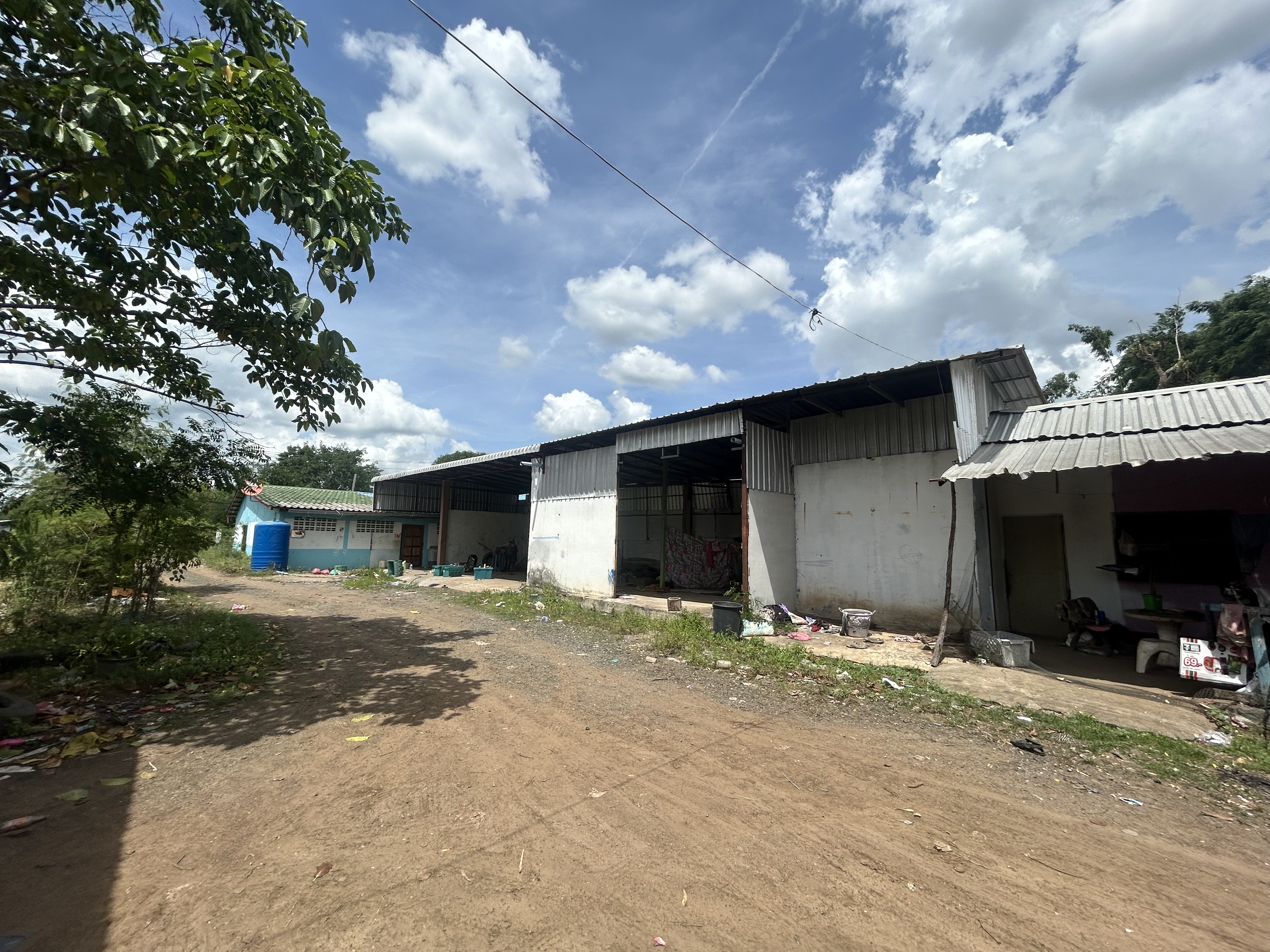 ที่ดินพร้อมบ้านพักอาศัยและอาคารโกดังบุรีรัมย์