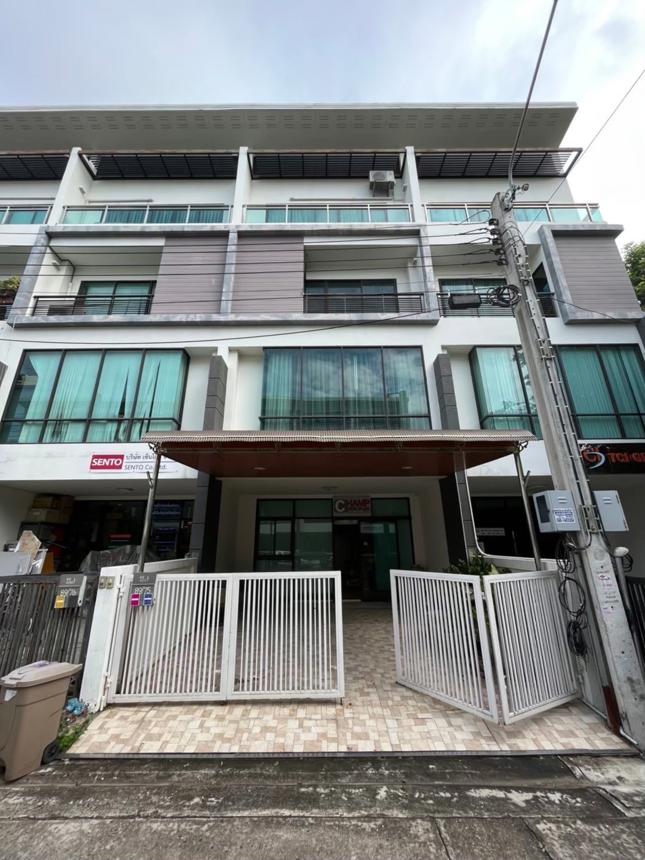 Townhouse in Bang Phli, Samut Prakan
