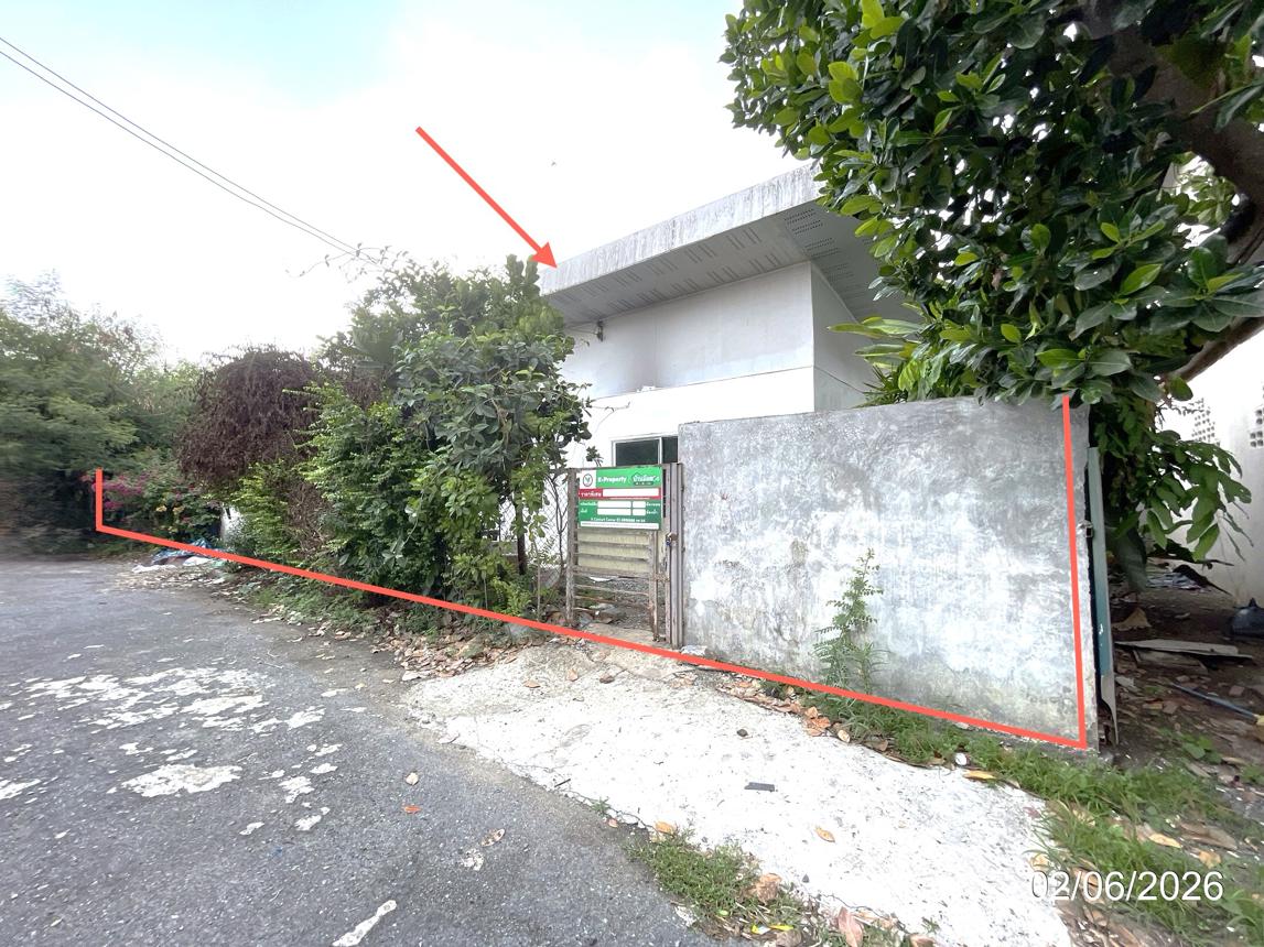 Single-Family House in Khlong Chan Community, Nong Chok, Bangkok
