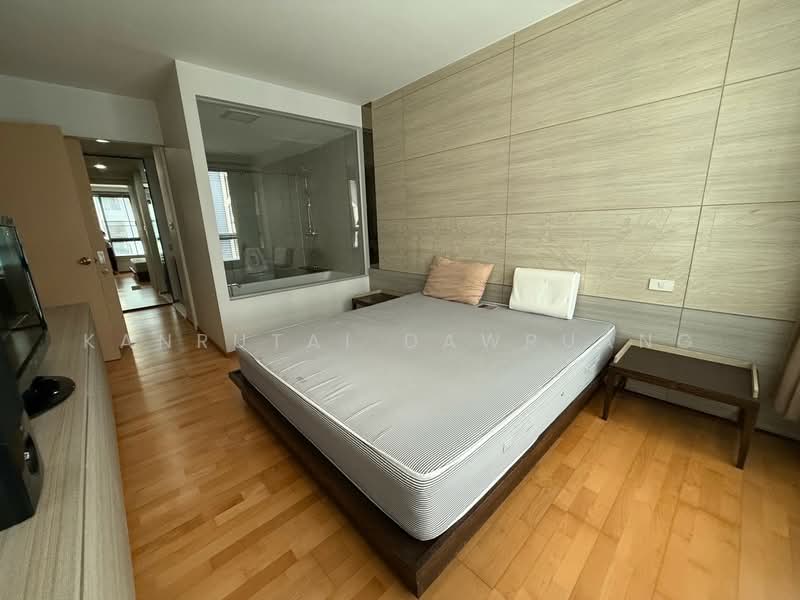 Issara @ 42 Sukhumvit, Bangkok