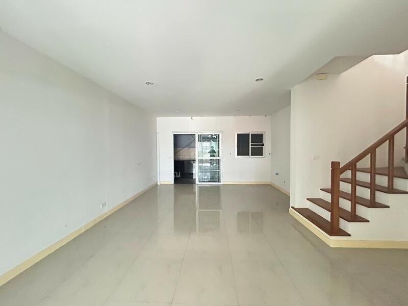 Medio Nimitmai, Bangkok