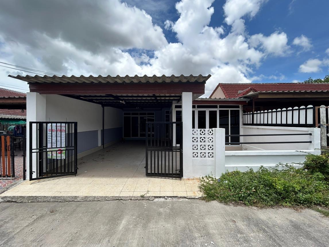 Townhouse in Varinikhom, Rayong