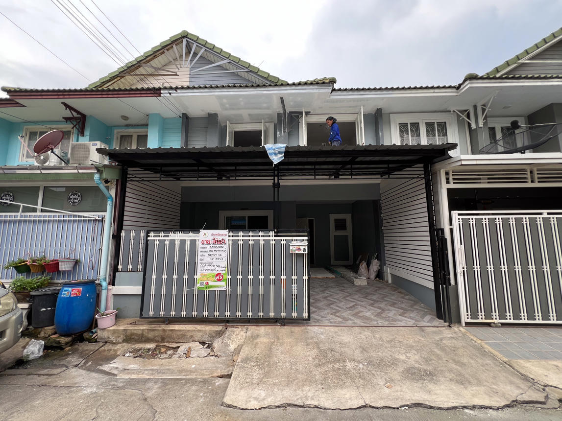Townhouse Phrueksa 12 Klong Luang Pathum Thani