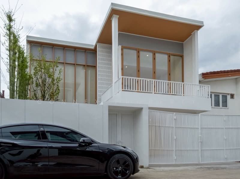 Detached house, Rama 9 Soi 43, Bangkok