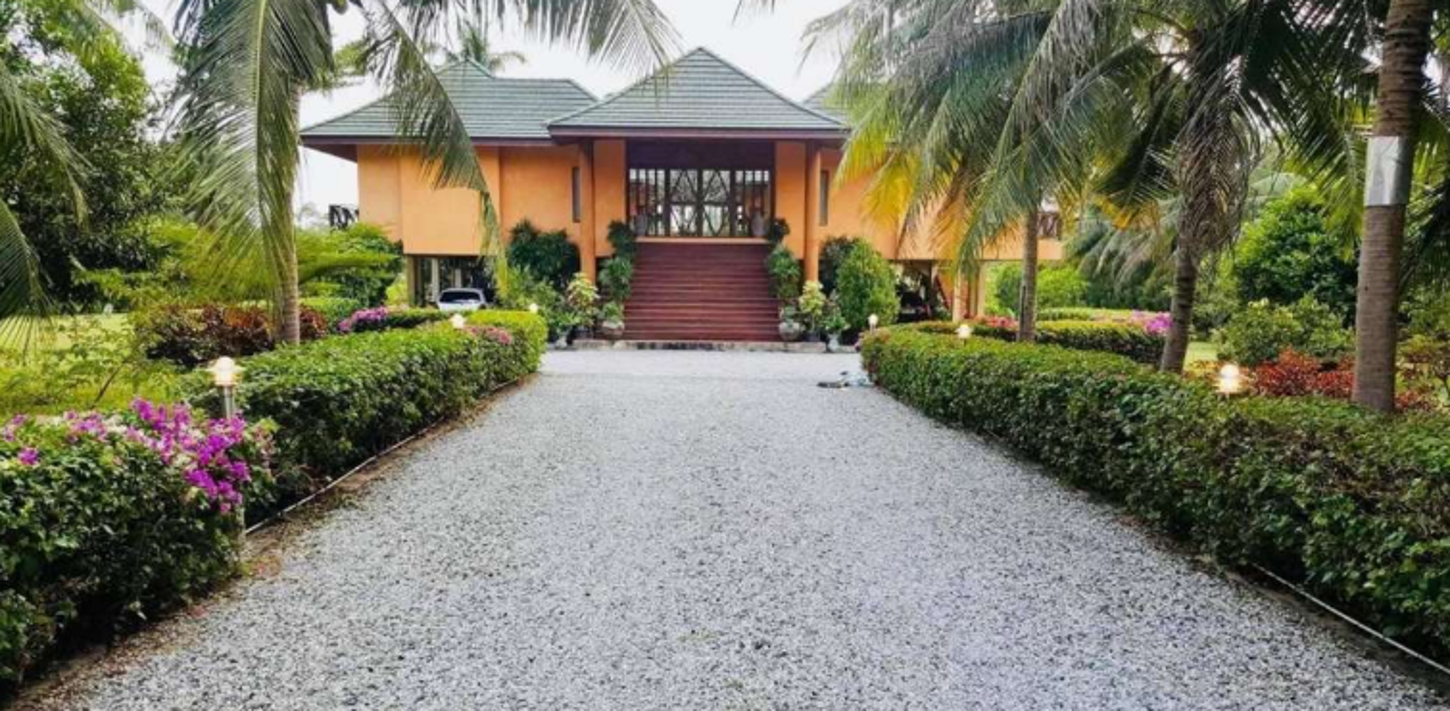Single-Family Home in Bang Lamung, Chonburi