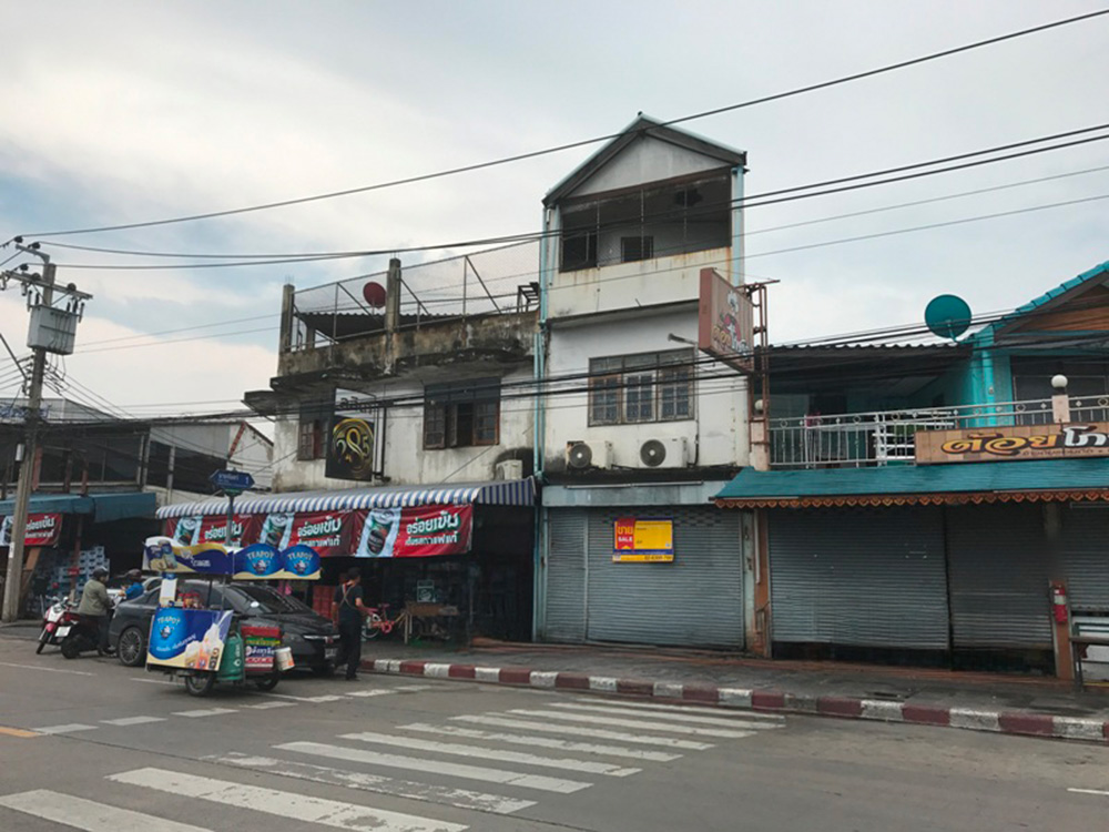 อาคารพาณิชย์ ถนนนวลจันทร์ บางกะปิ