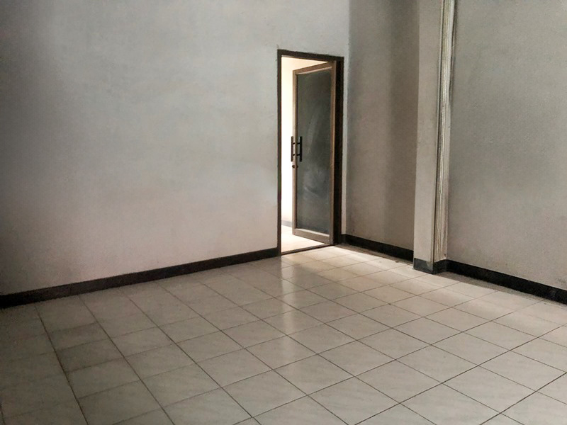 อาคารพาณิชย์ ถนนนวลจันทร์ บางกะปิ