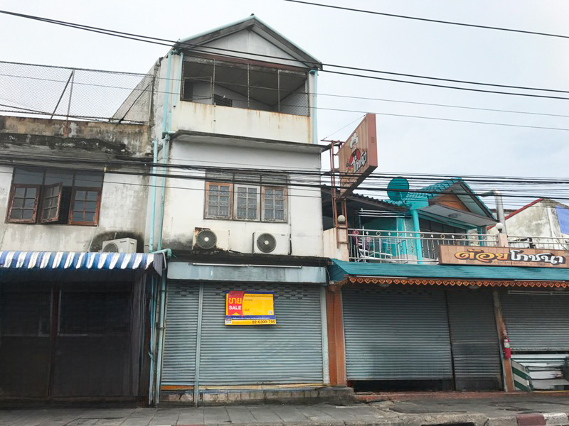อาคารพาณิชย์ ถนนนวลจันทร์ บางกะปิ