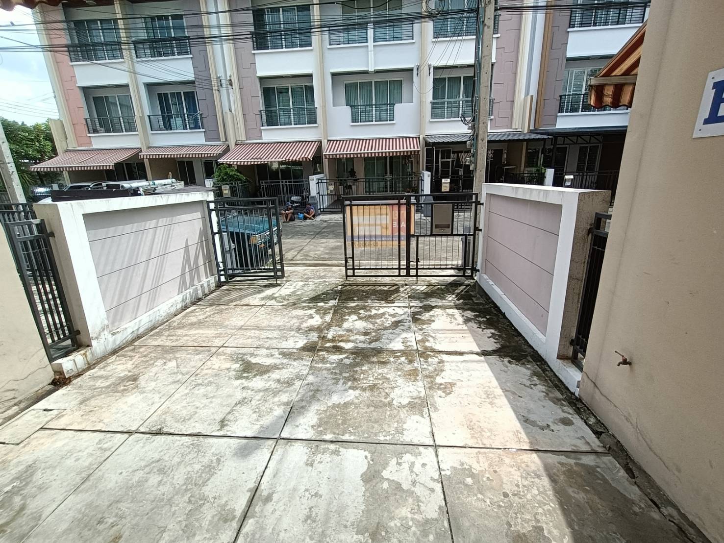 ทาวน์เฮ้าส์ หมู่บ้านบ้านกลางเมือง ลาดพร้าว 71